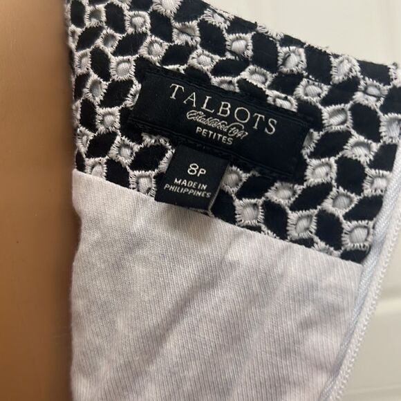 Talbots Dress Size 8 Petite Scoop Neck Sleeveless Black White Slimming Line Midi - Picture 7 of 9